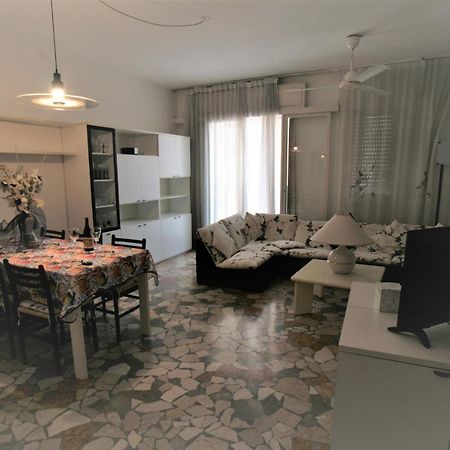 Flavia Apartment Лидо ди Йезоло Екстериор снимка